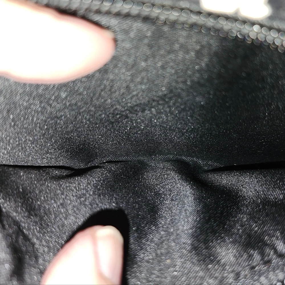 Preowned Vera Bradley black and white kisslock‎ wallet - Picture 7 of 14